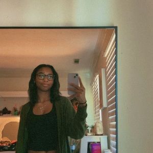 Meet your Posher, Cayla